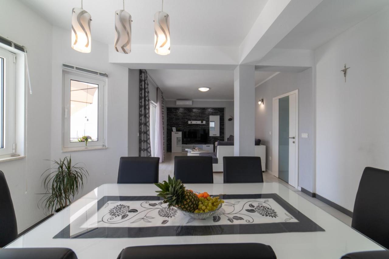 Villa Ban Trogir Exterior photo